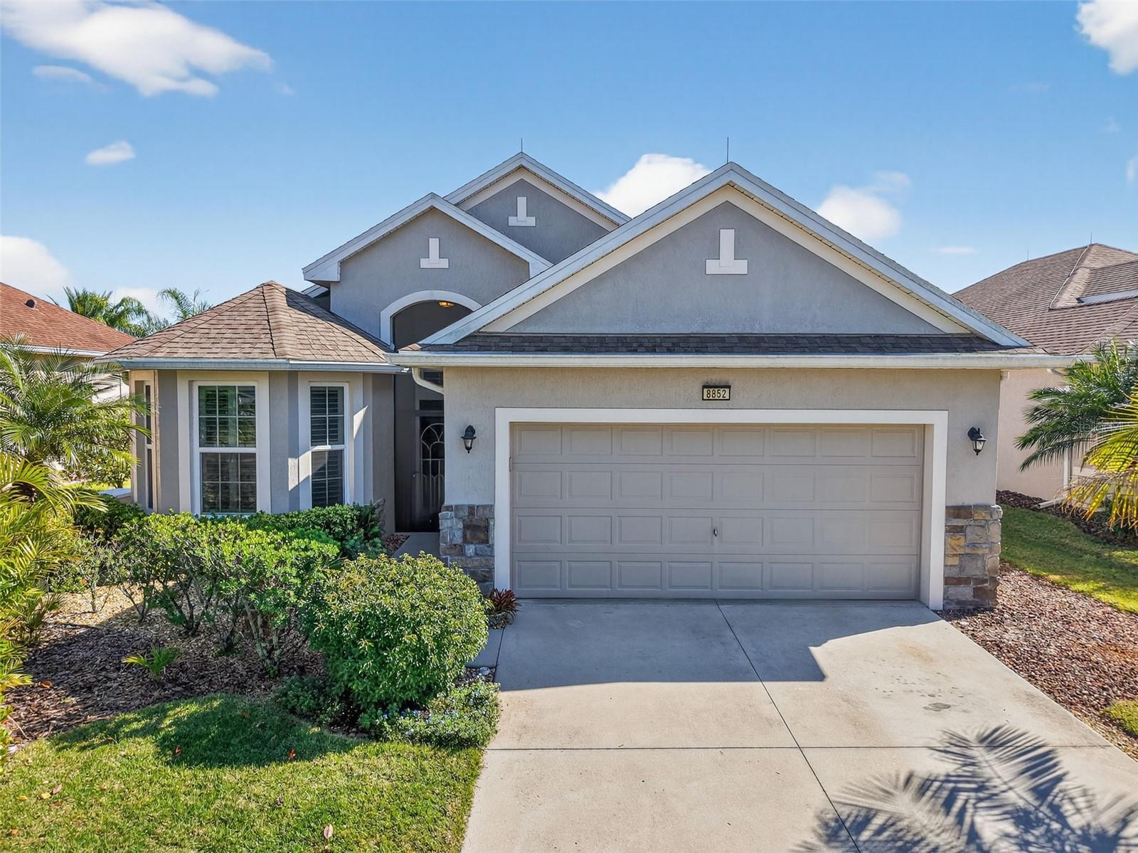 Single Family Residence em MOUNT DORA, FL - Daniel Dourado