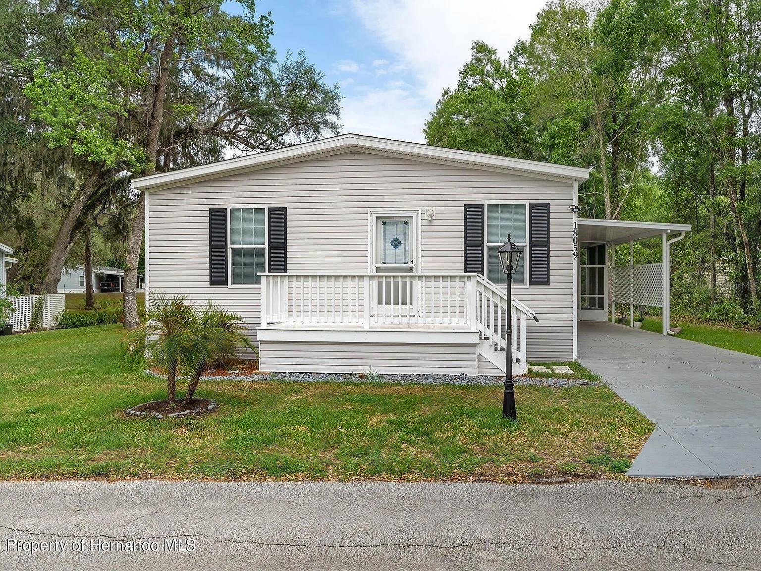 Manufactured Home in BROOKSVILLE, FL - Daniel Dourado