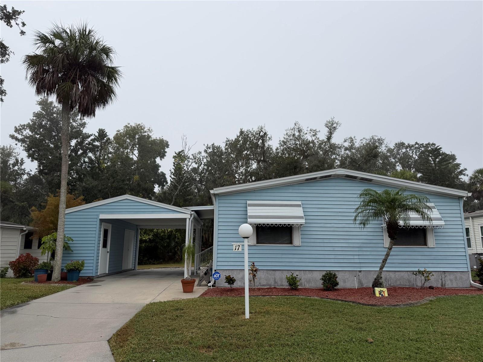 Manufactured Home in ELLENTON, FL - Daniel Dourado