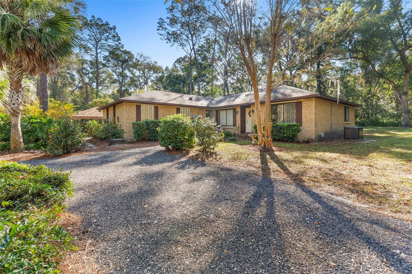 Single Family Residence em DELAND, FL - Daniel Dourado