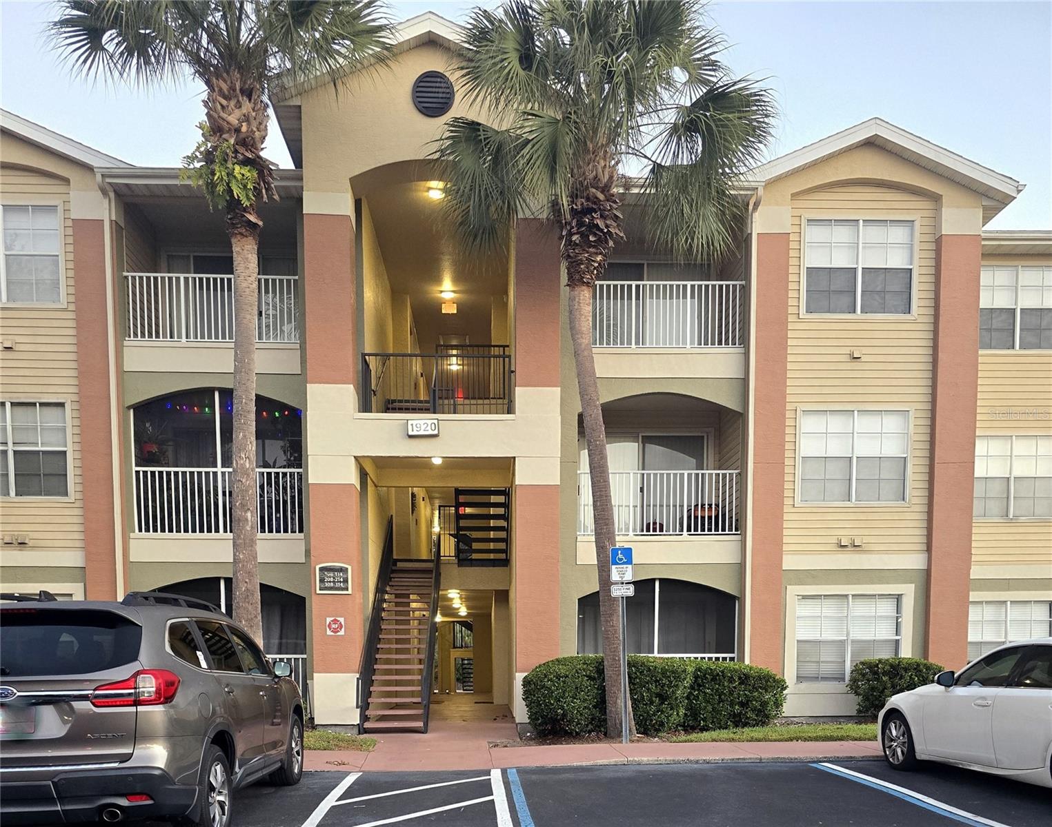 Condominium em OVIEDO, FL - Daniel Dourado