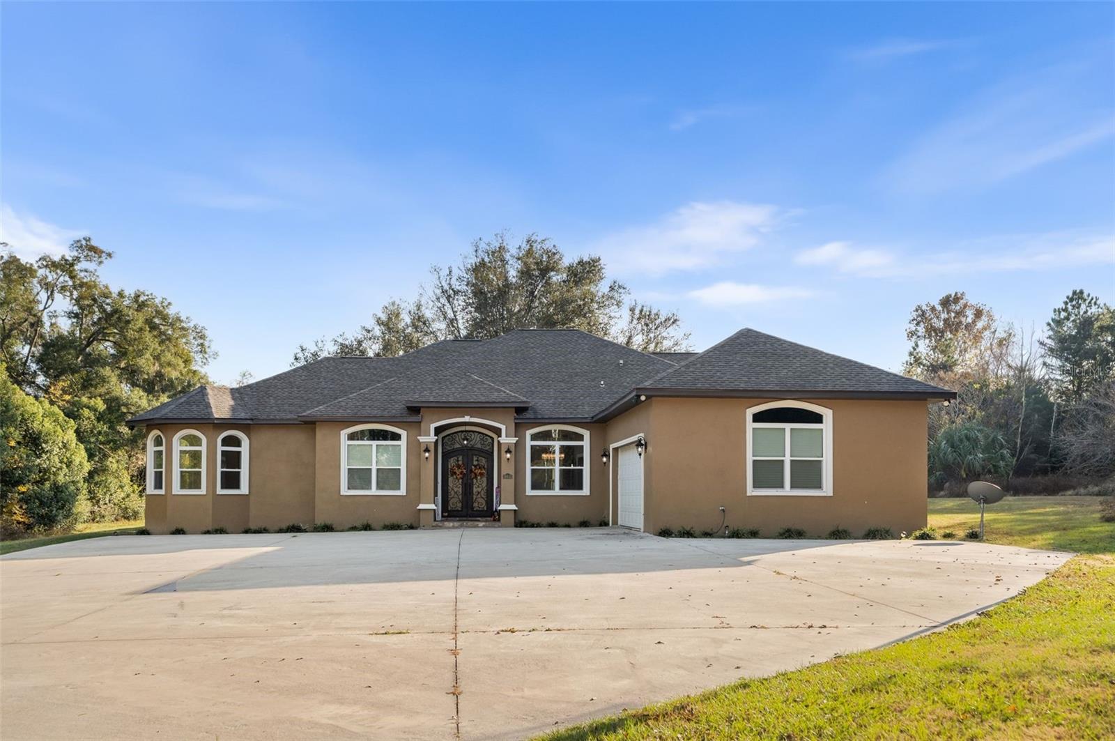 Single Family Residence em ARCHER, FL - Daniel Dourado