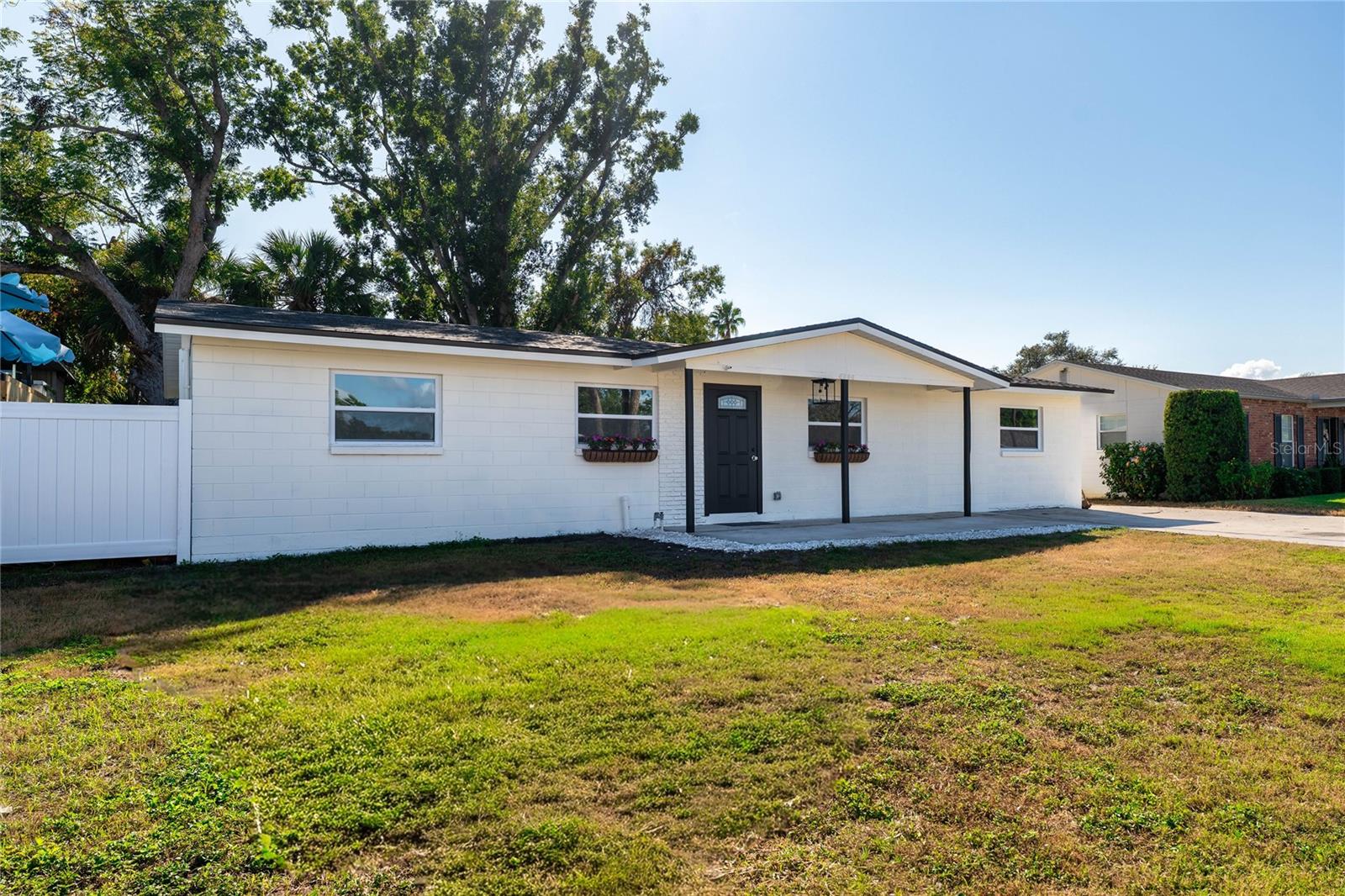 Single Family Residence in TAMPA, FL - Daniel Dourado