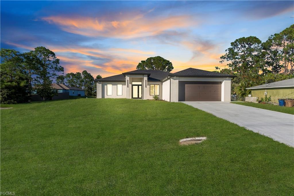 Single Family Residence in LEHIGH ACRES, FL - Daniel Dourado