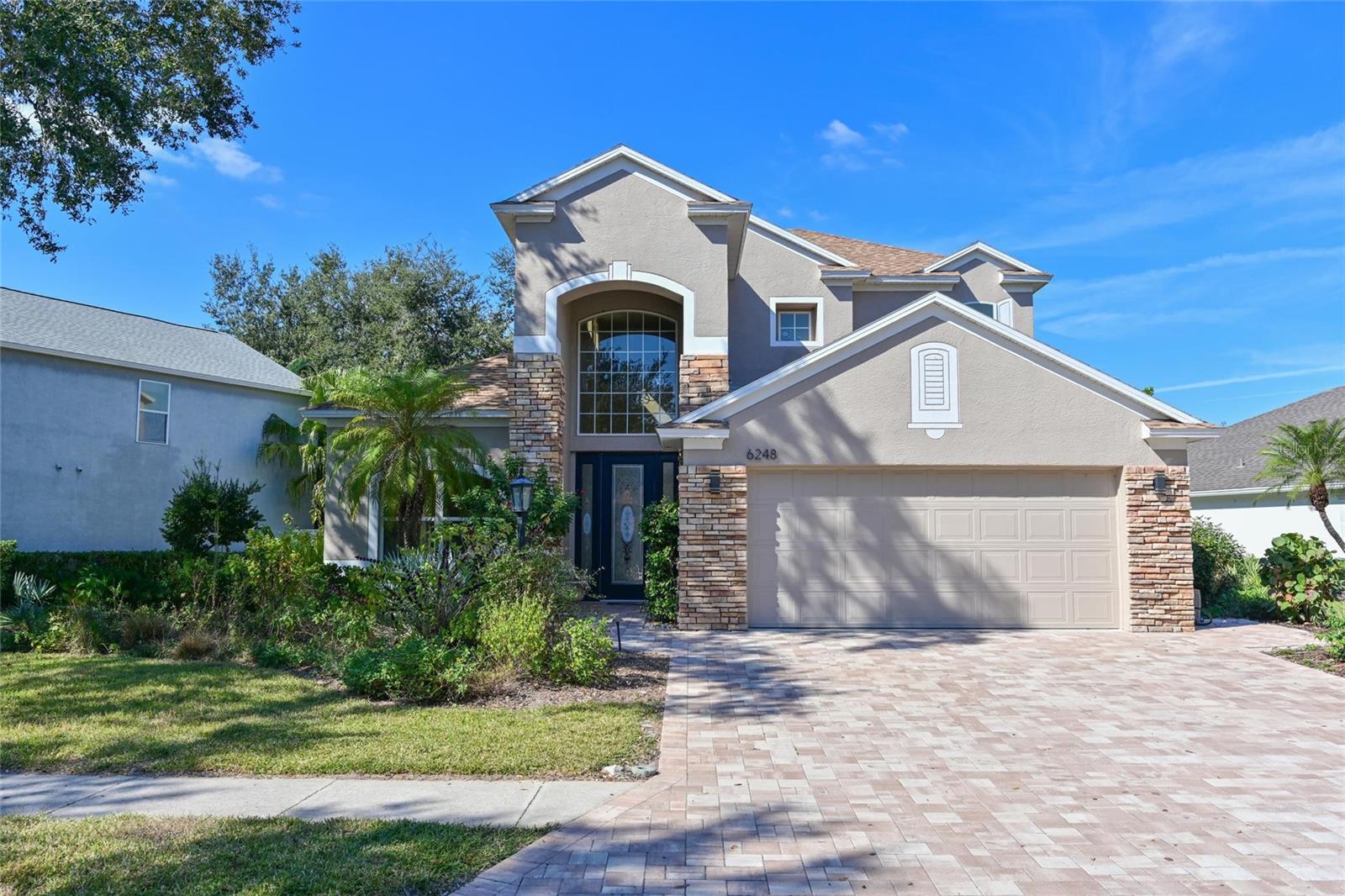 Single Family Residence in LAKEWOOD RANCH, FL - Daniel Dourado