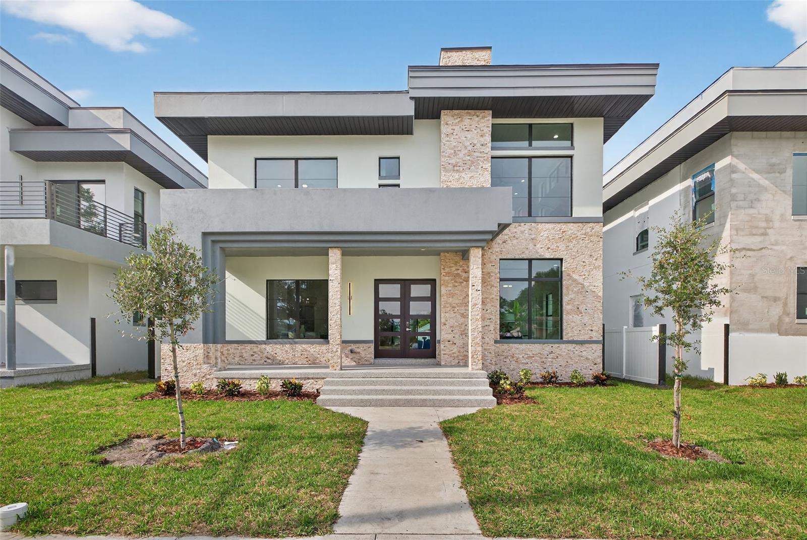 Single Family Residence em ST PETERSBURG, FL - Daniel Dourado