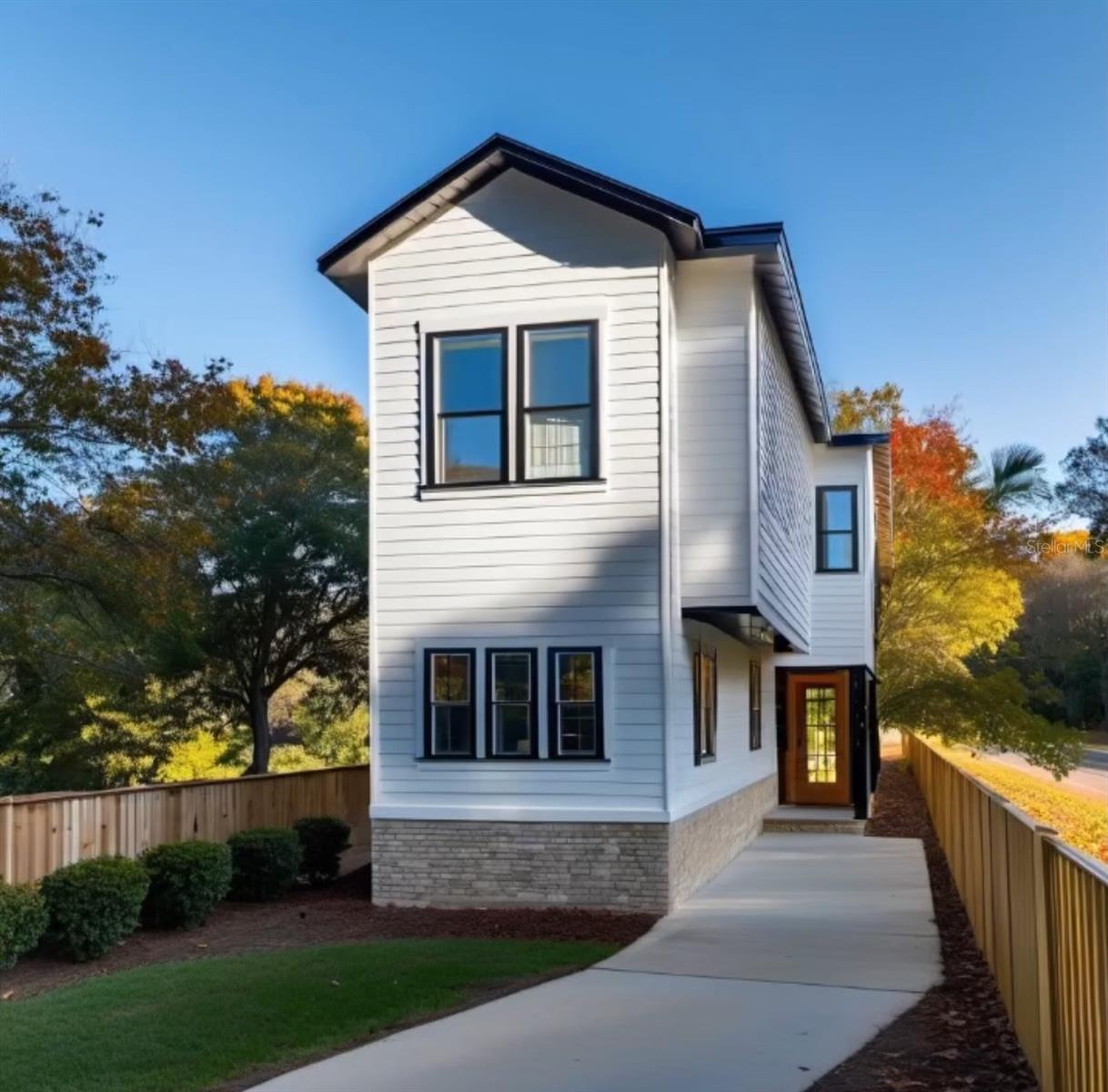 Single Family Residence in TAMPA, FL - Daniel Dourado