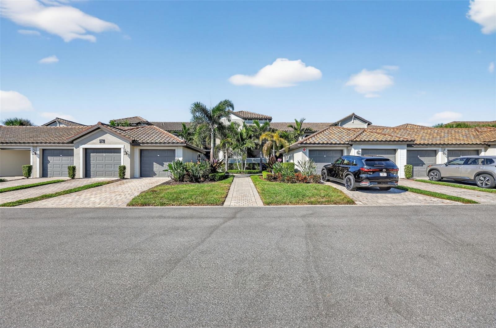 Condominium in BRADENTON, FL - Daniel Dourado