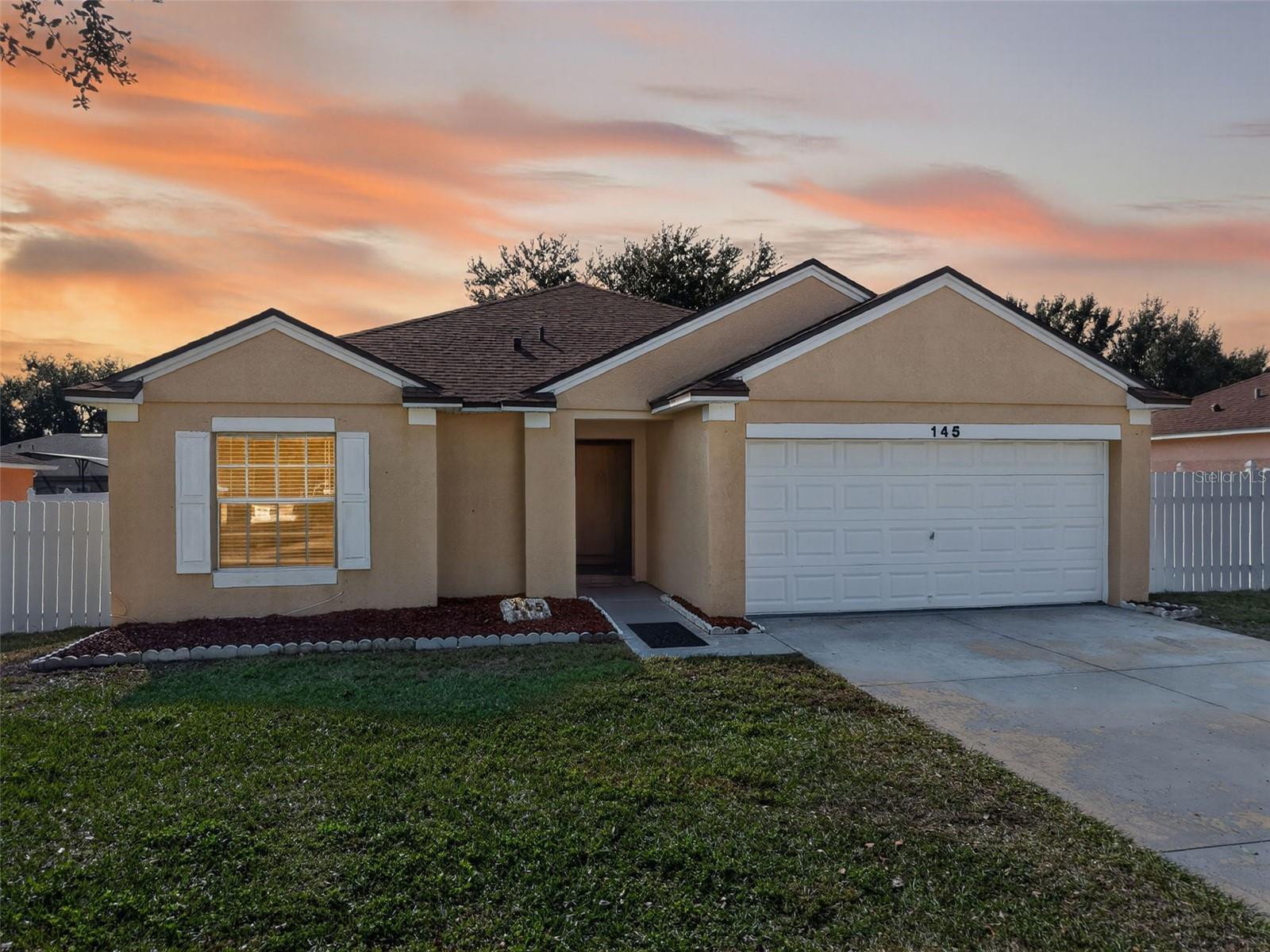 Single Family Residence in GROVELAND, FL - Daniel Dourado