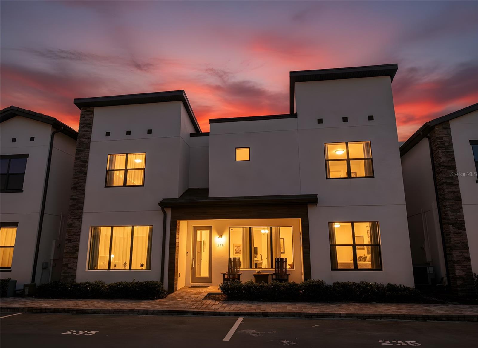 Single Family Residence in DAVENPORT, FL - Daniel Dourado