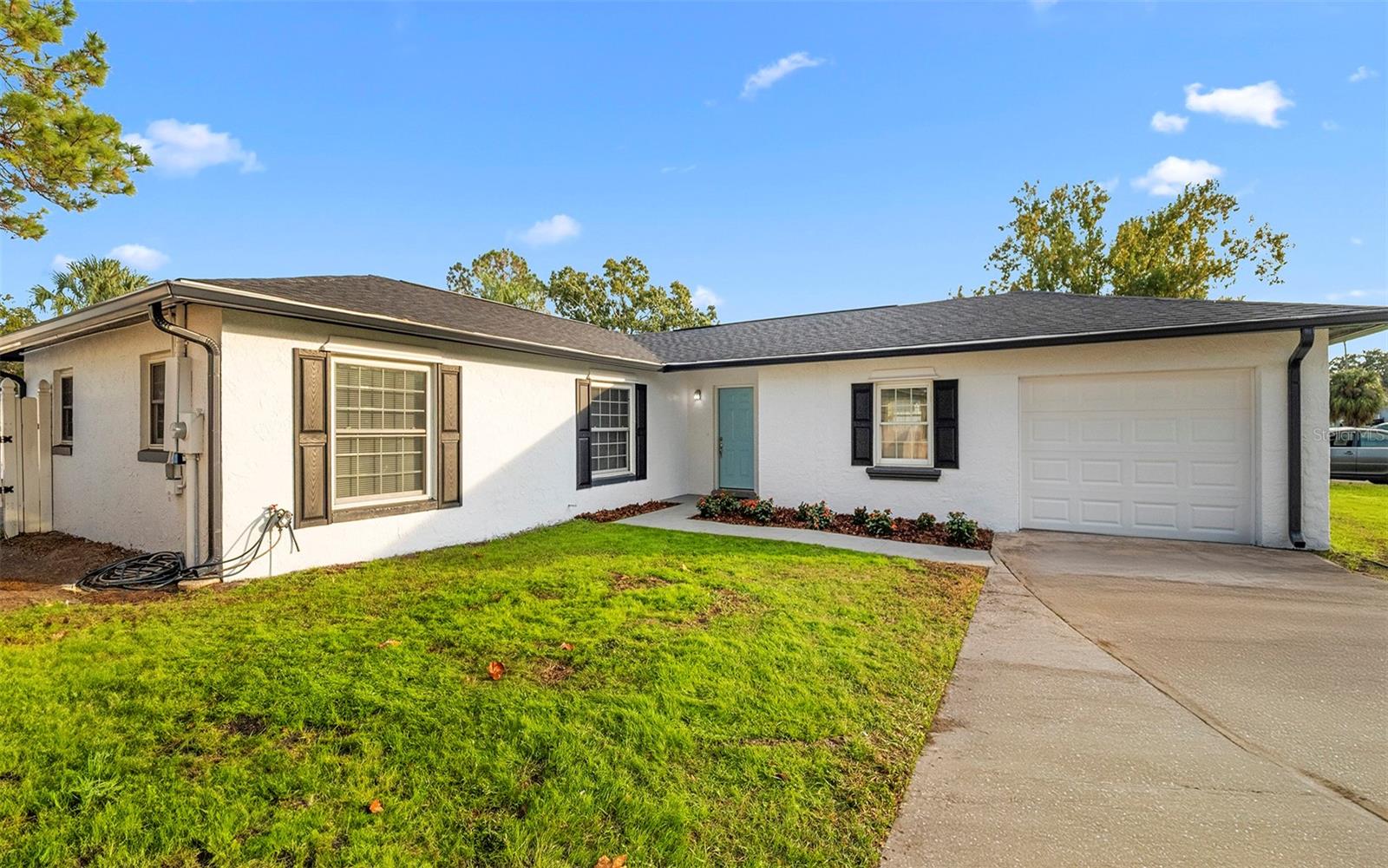 Single Family Residence in BRANDON, FL - Daniel Dourado