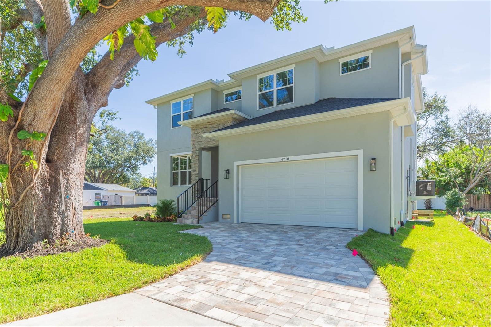 Single Family Residence in TAMPA, FL - Daniel Dourado