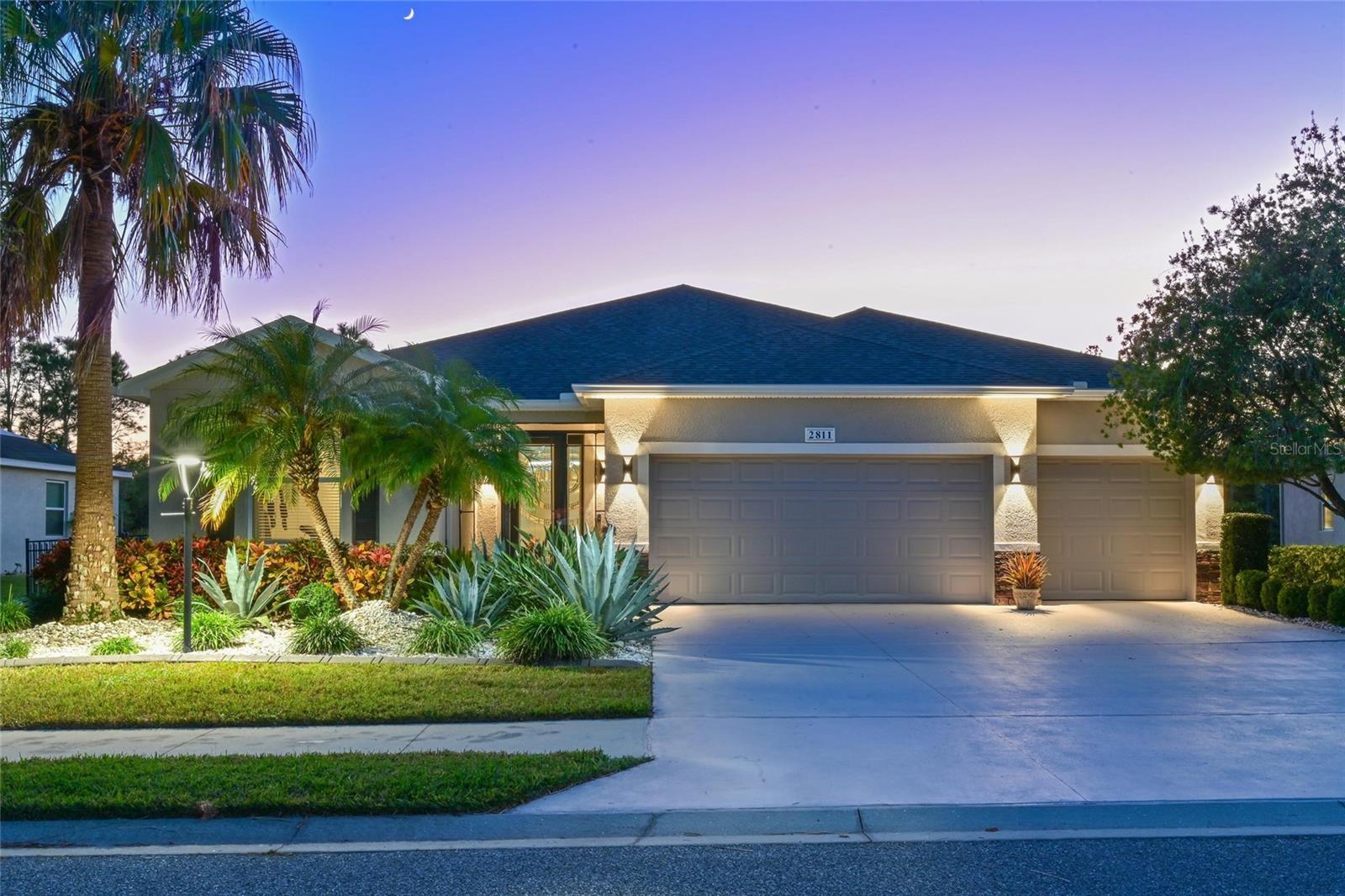 Single Family Residence in PARRISH, FL - Daniel Dourado