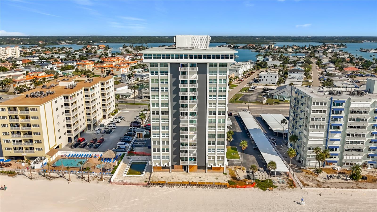 Condominium em REDINGTON SHORES, FL - Daniel Dourado