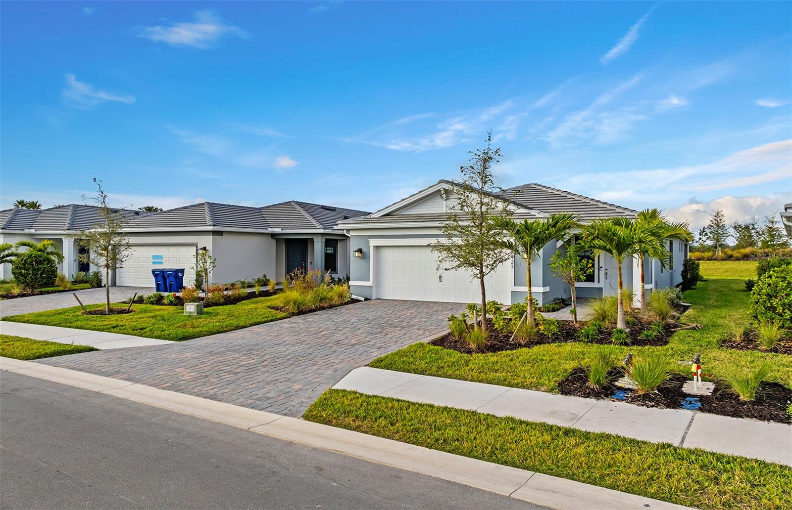 Single Family Residence in LAKEWOOD RANCH, FL - Daniel Dourado