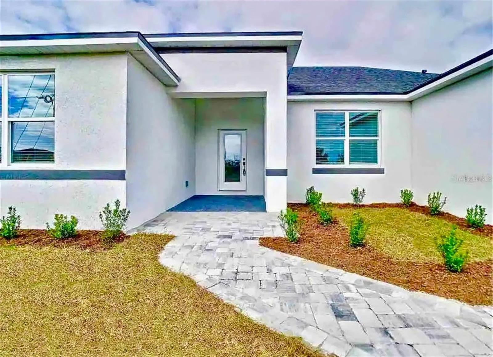 Single Family Residence em PORT CHARLOTTE, FL - Daniel Dourado
