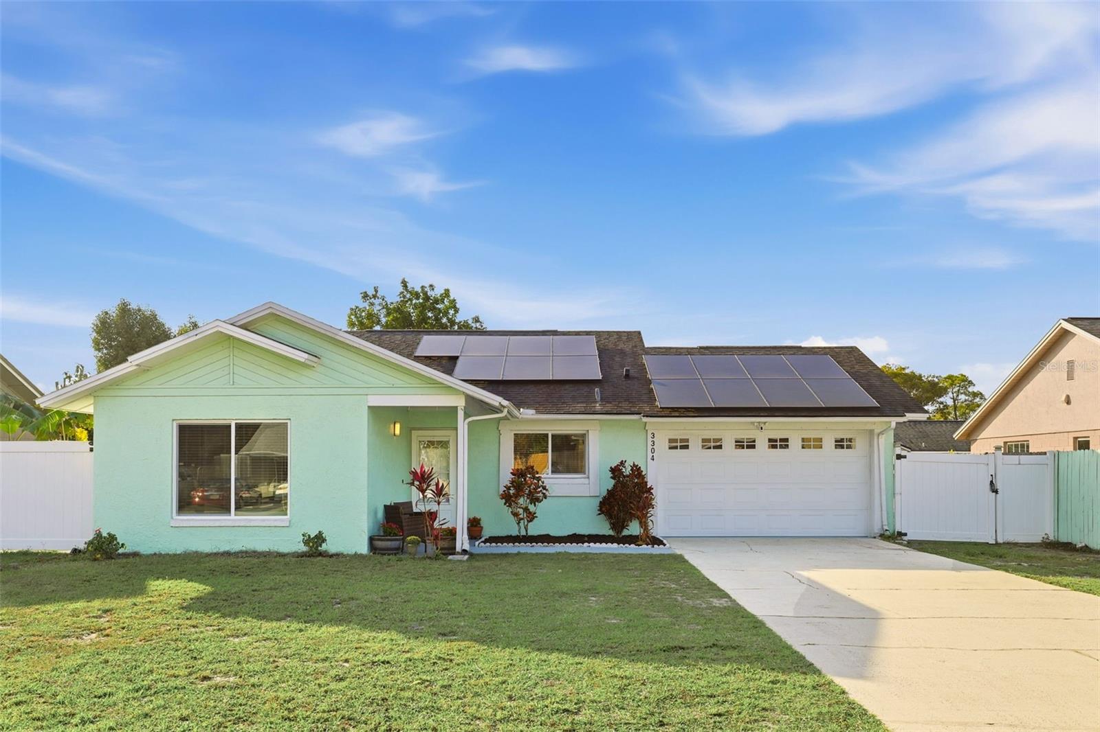 Single Family Residence in ORLANDO, FL - Daniel Dourado