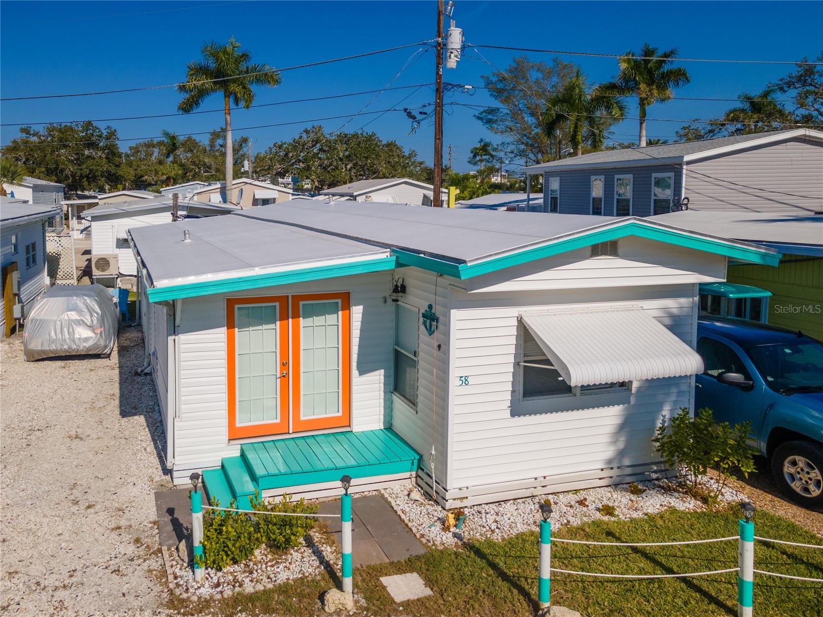 Mobile Home in CORTEZ, FL - Daniel Dourado