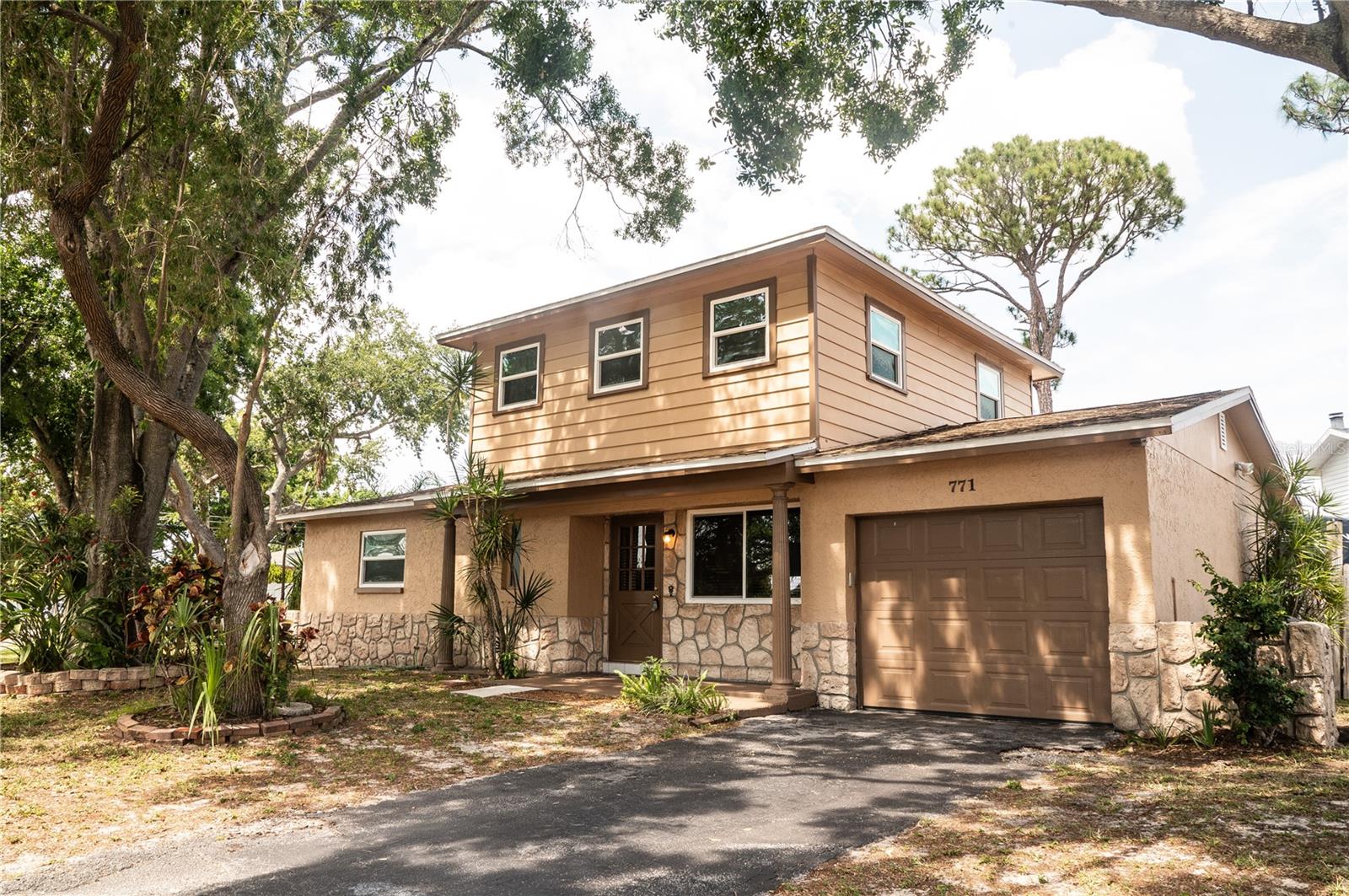 Single Family Residence em ST PETERSBURG, FL - Daniel Dourado