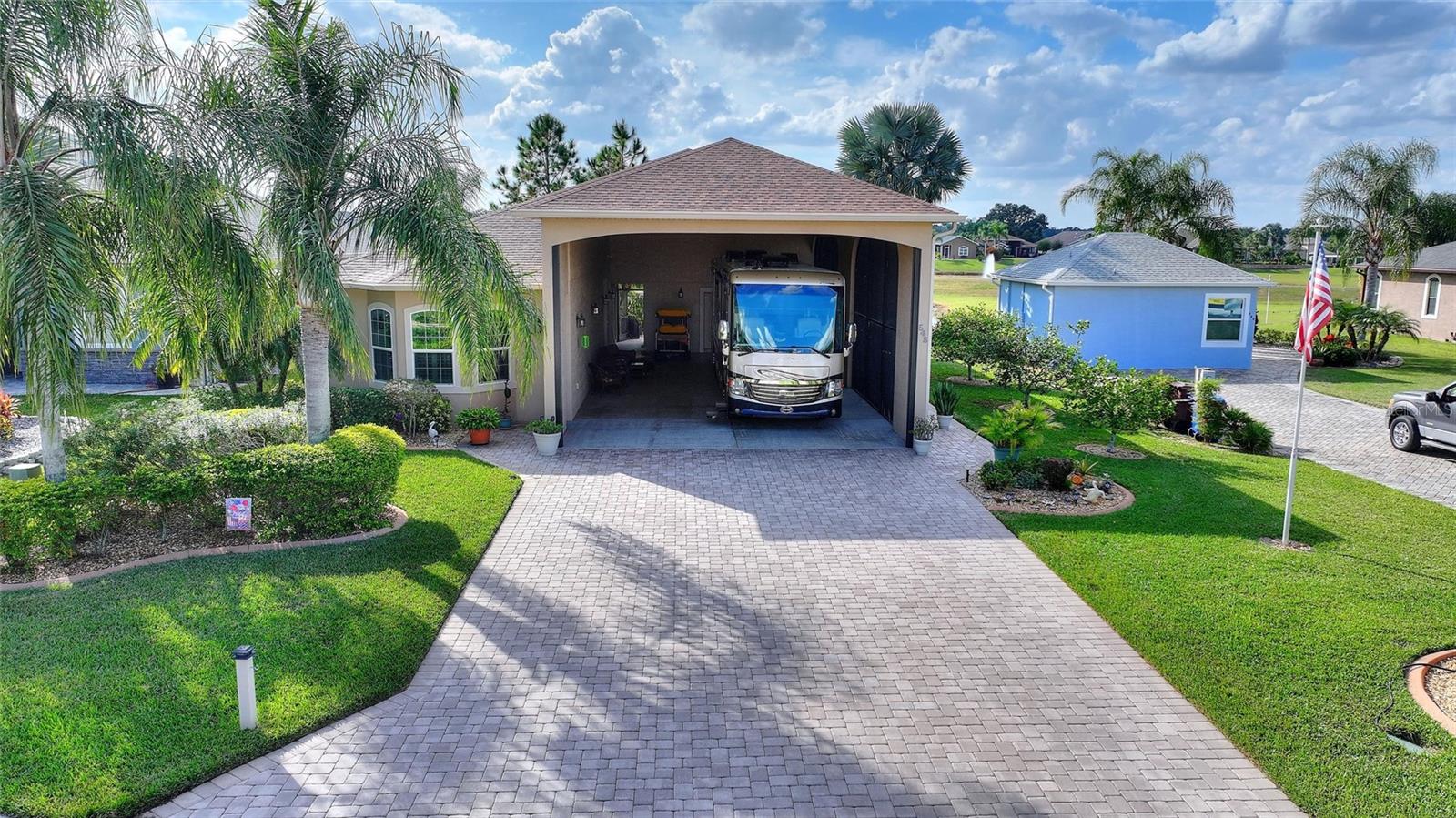 Single Family Residence in POLK CITY, FL - Daniel Dourado