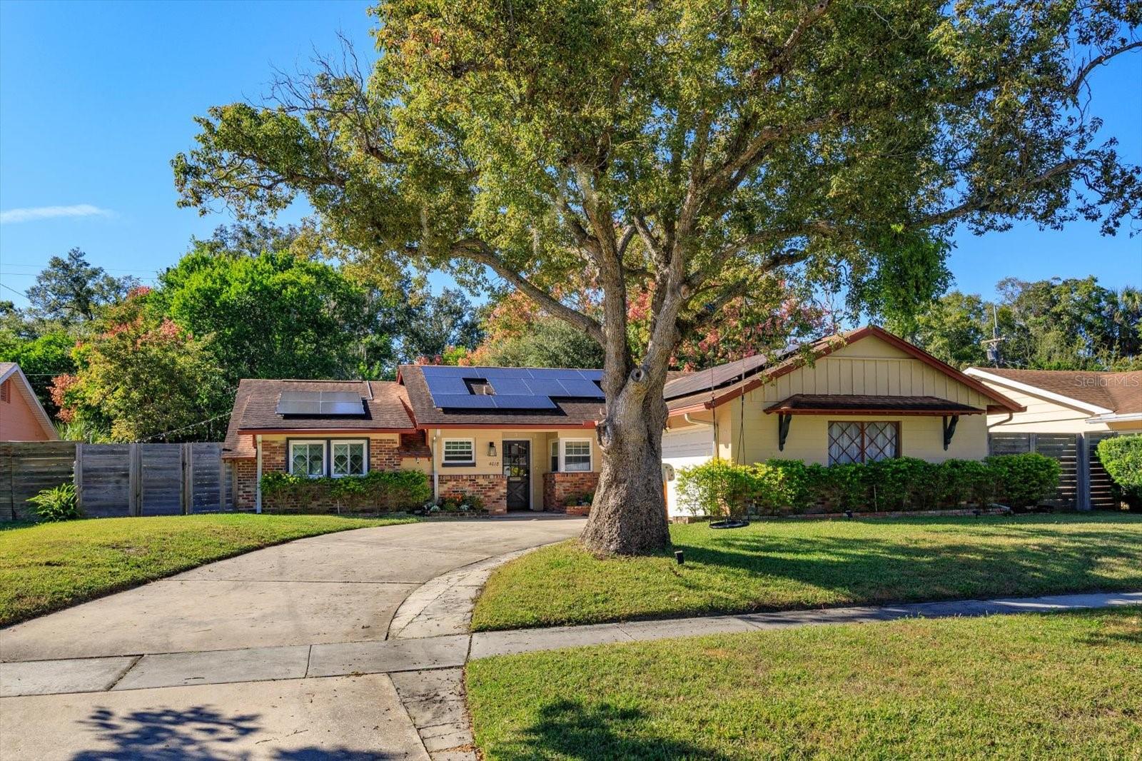 Single Family Residence in ORLANDO, FL - Daniel Dourado