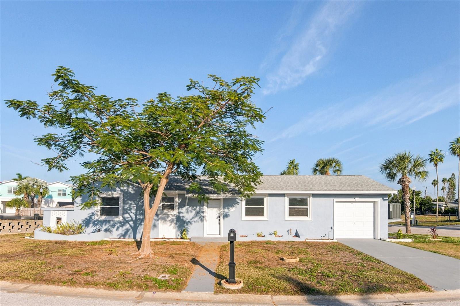Single Family Residence em MADEIRA BEACH, FL - Daniel Dourado