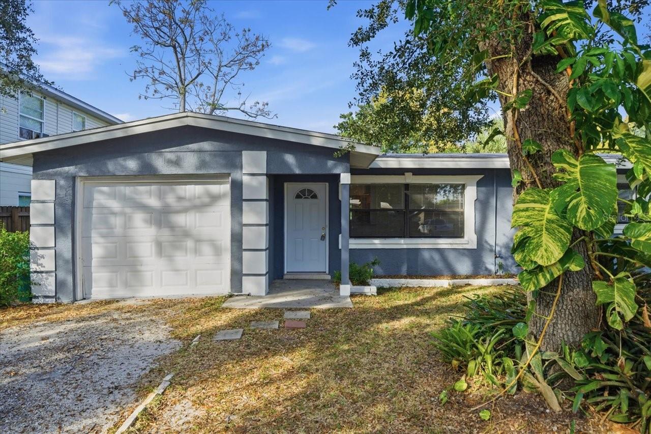 Single Family Residence em SEMINOLE, FL - Daniel Dourado