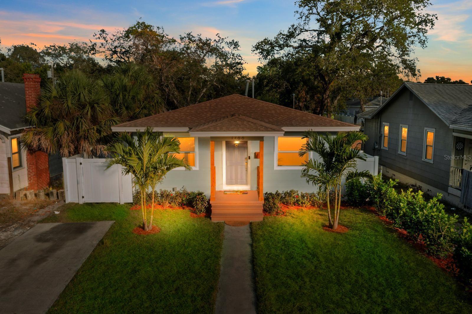 Single Family Residence em ST PETERSBURG, FL - Daniel Dourado