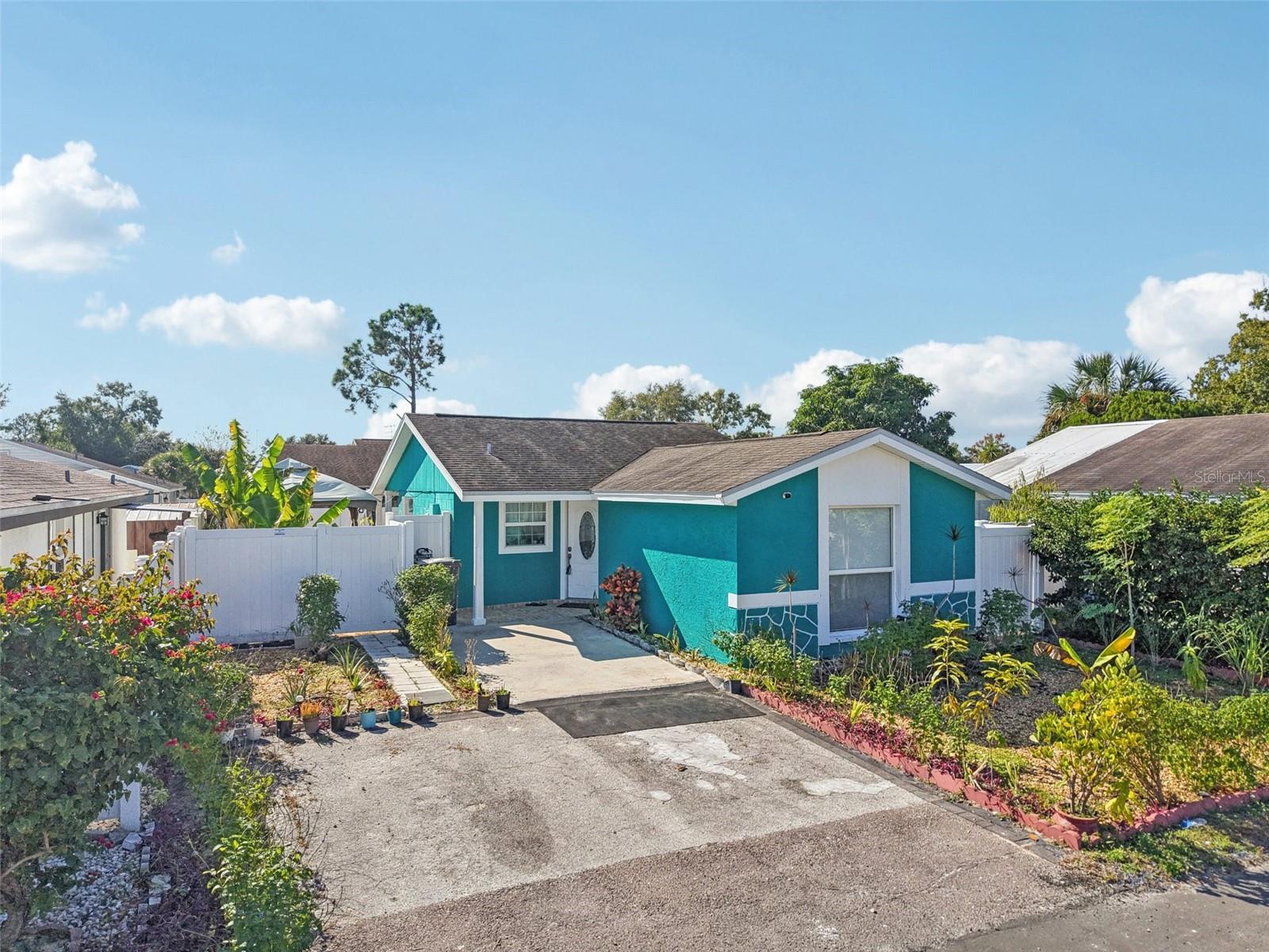 Single Family Residence in TAMPA, FL - Daniel Dourado