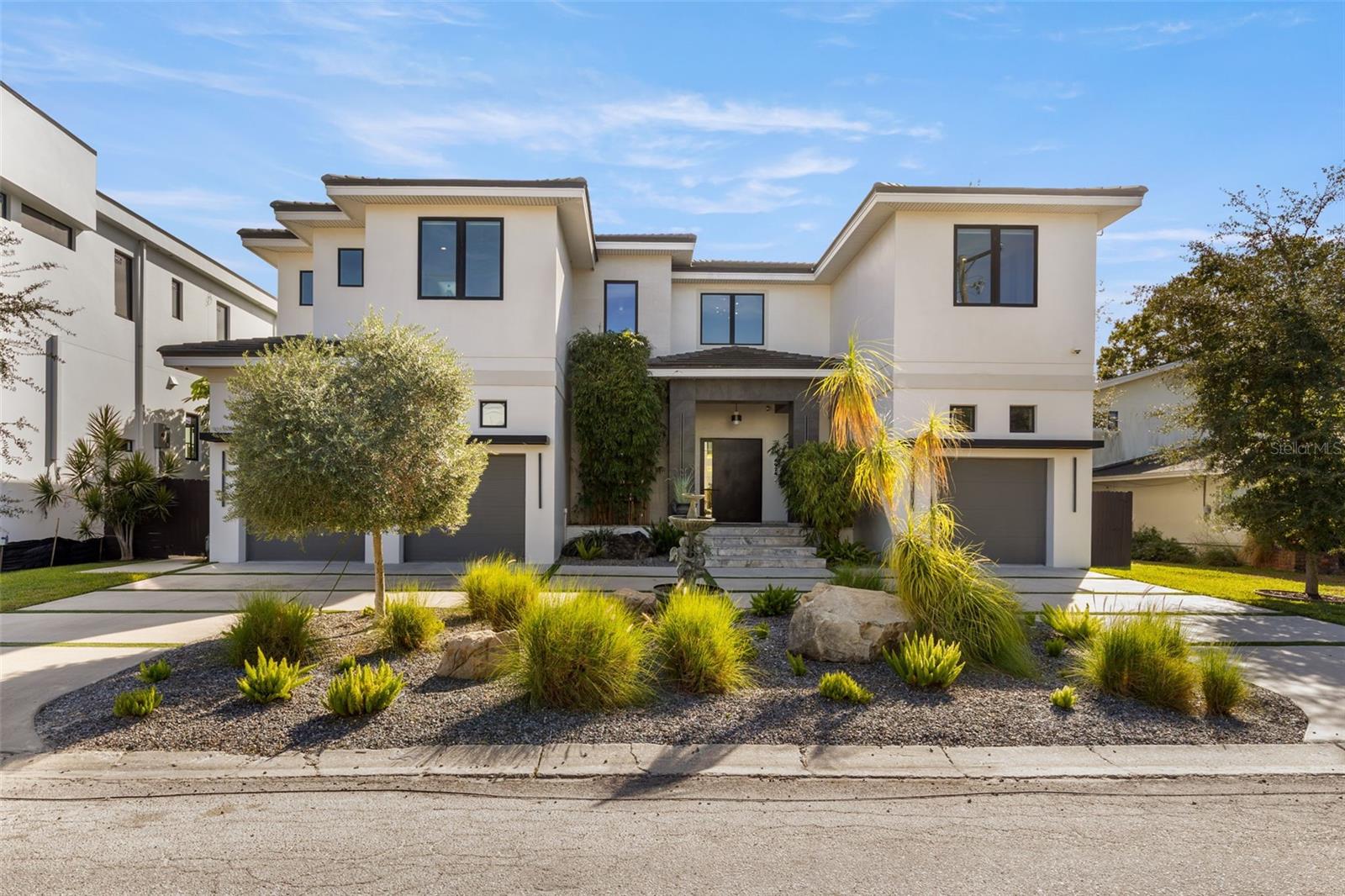 Single Family Residence in TAMPA, FL - Daniel Dourado