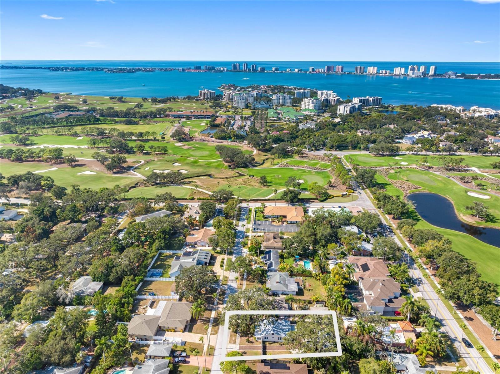 Single Family Residence em BELLEAIR, FL - Daniel Dourado