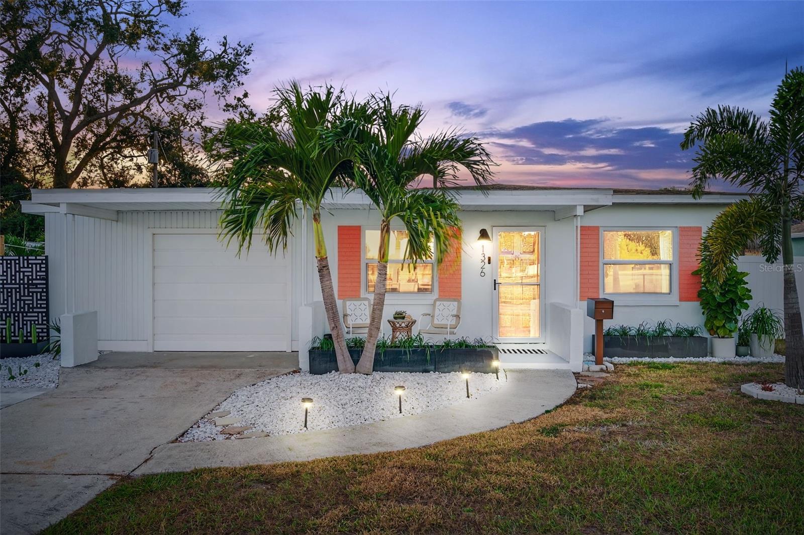 Single Family Residence em ST PETERSBURG, FL - Daniel Dourado