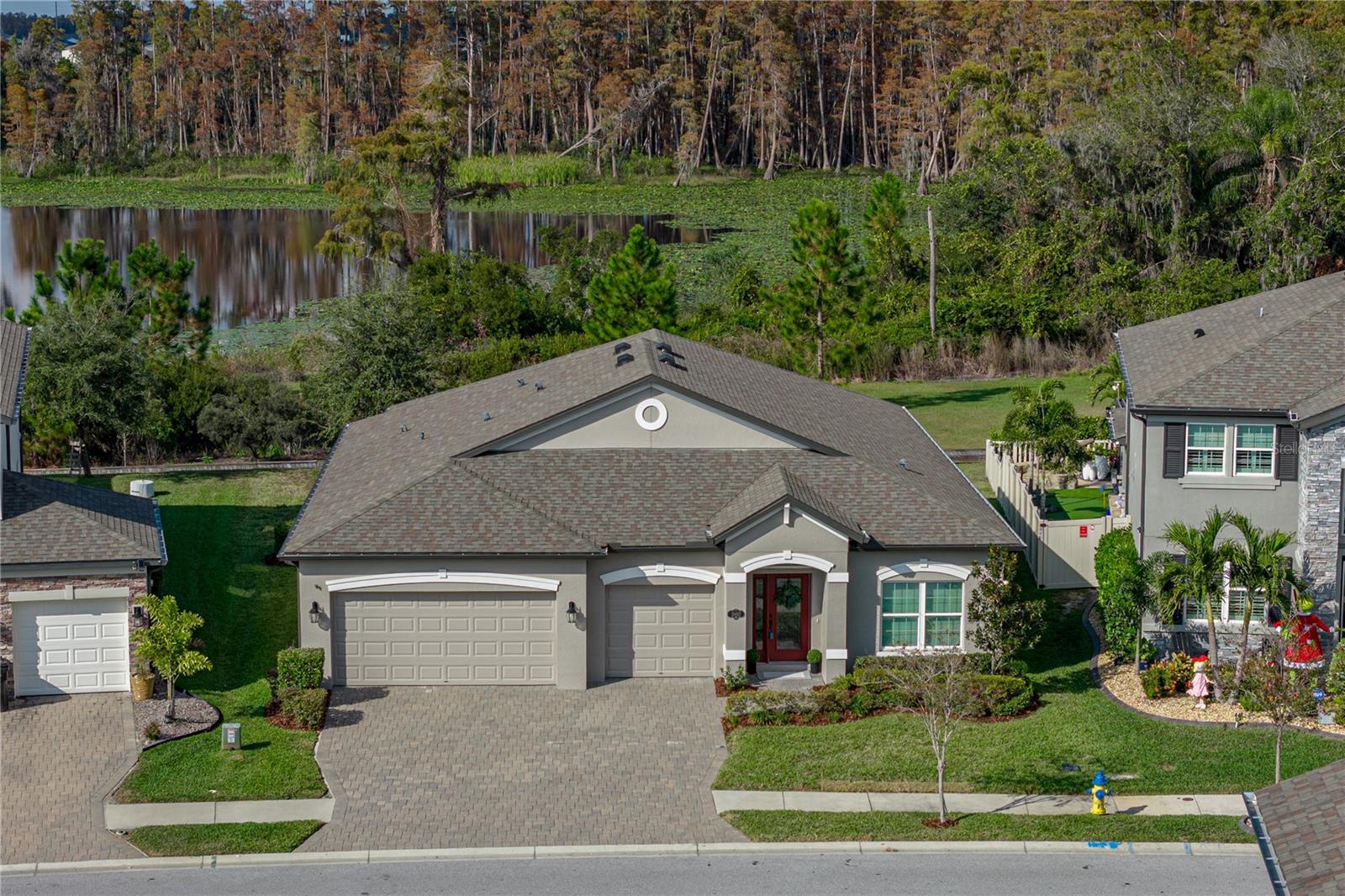Single Family Residence in LUTZ, FL - Daniel Dourado