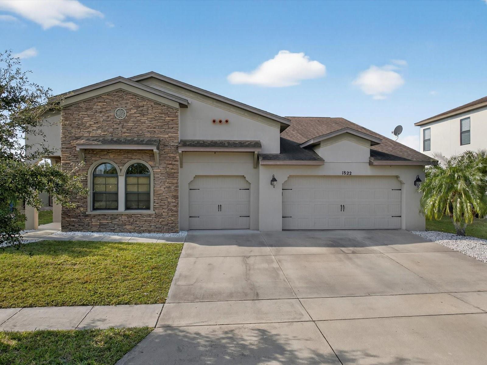 Single Family Residence in KISSIMMEE, FL - Daniel Dourado