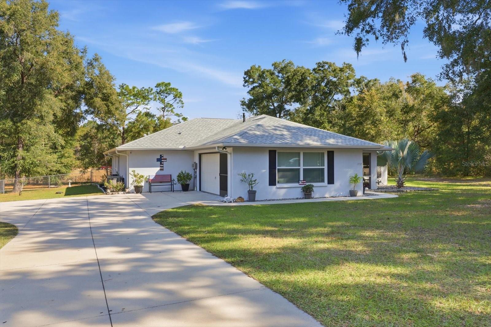 Single Family Residence in BEVERLY HILLS, FL - Daniel Dourado