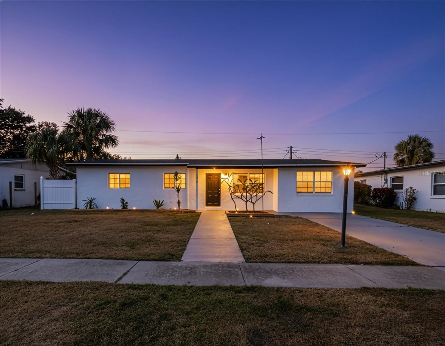 Single Family Residence in TAMPA, FL - Daniel Dourado