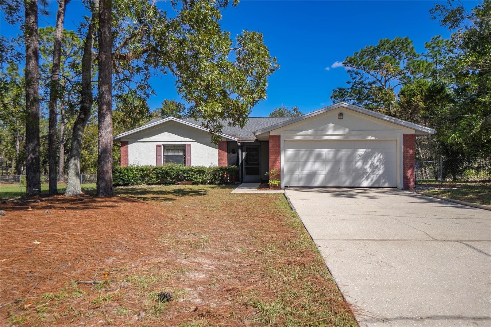 Single Family Residence in BEVERLY HILLS, FL - Daniel Dourado