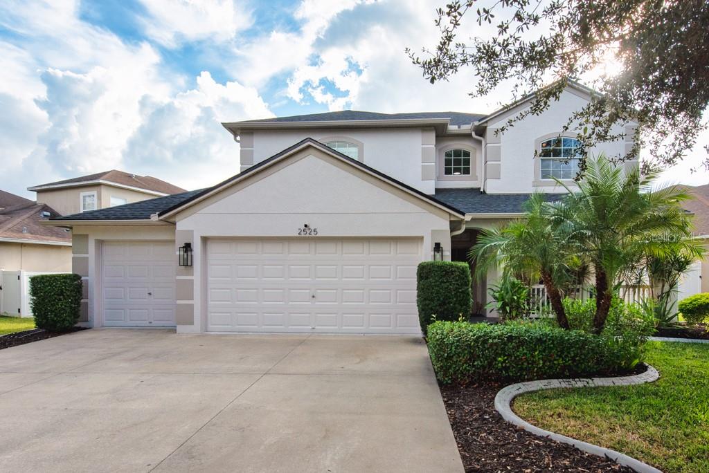 Single Family Residence in VALRICO, FL - Daniel Dourado