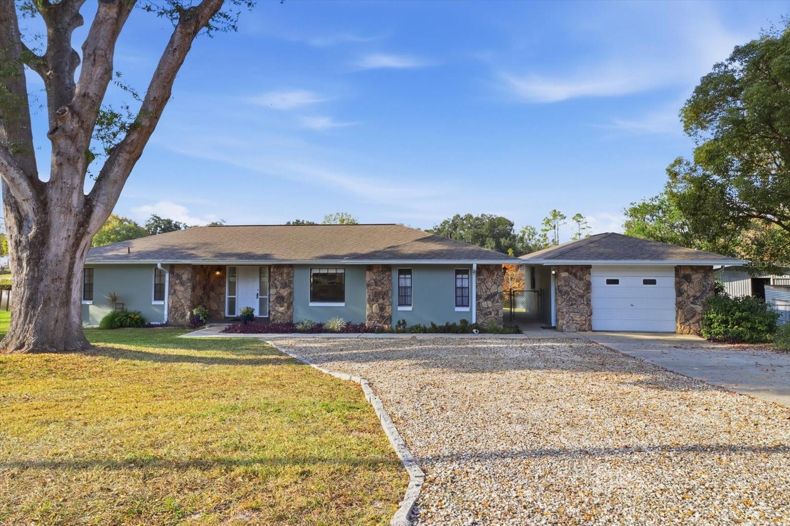 Single Family Residence in INVERNESS, FL - Daniel Dourado