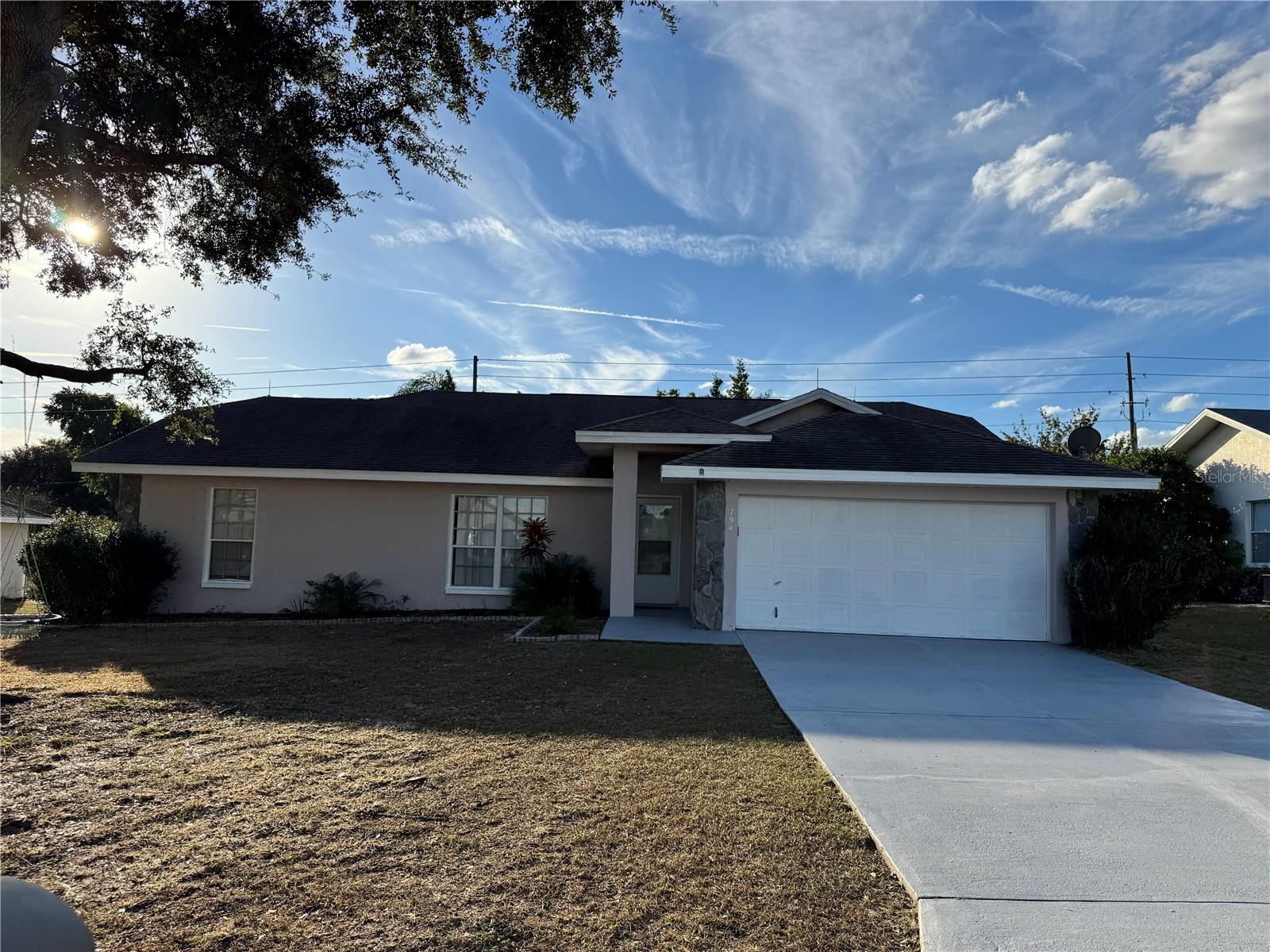 Single Family Residence in LAKE WALES, FL - Daniel Dourado