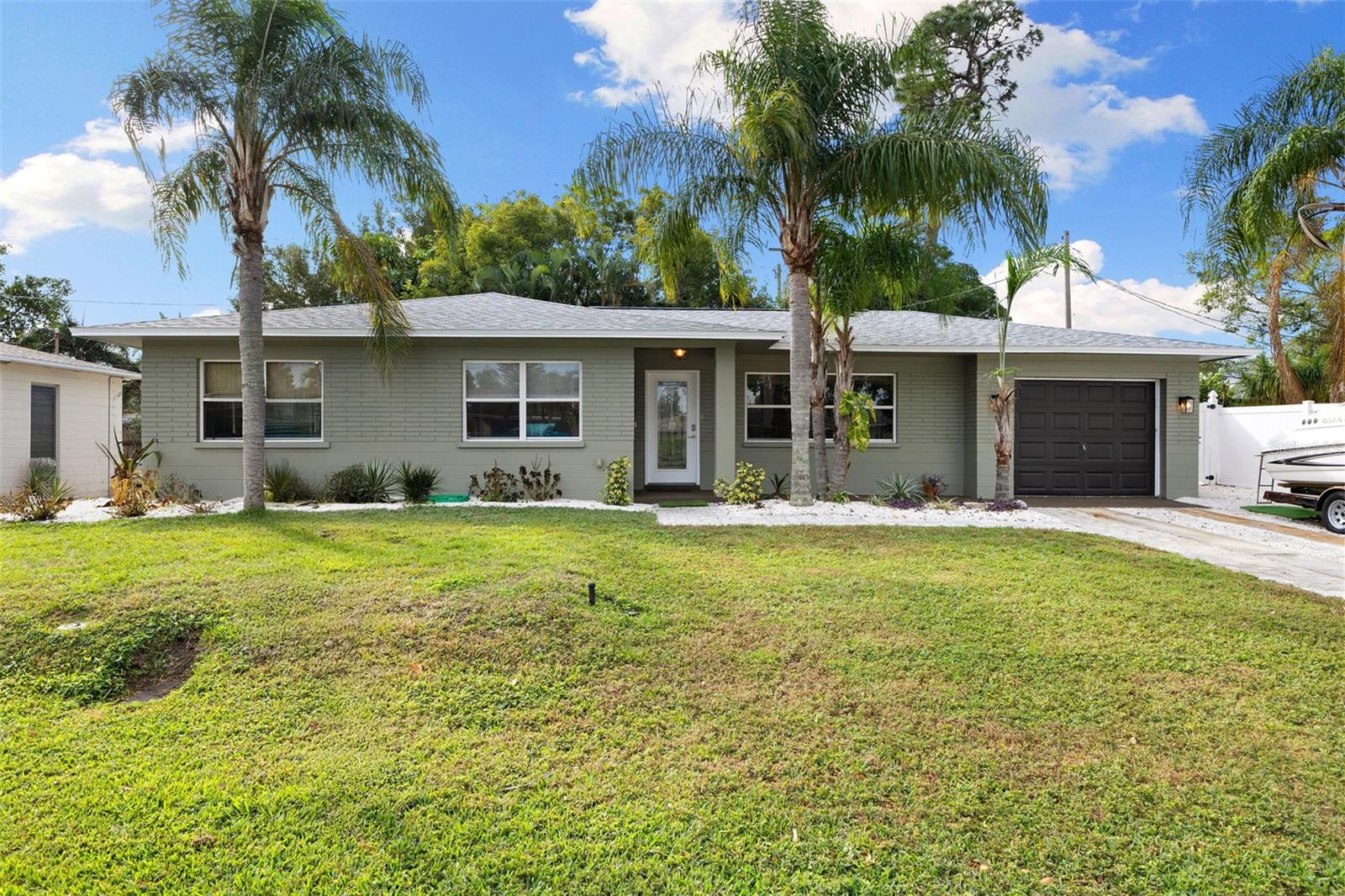 Single Family Residence em ST PETERSBURG, FL - Daniel Dourado