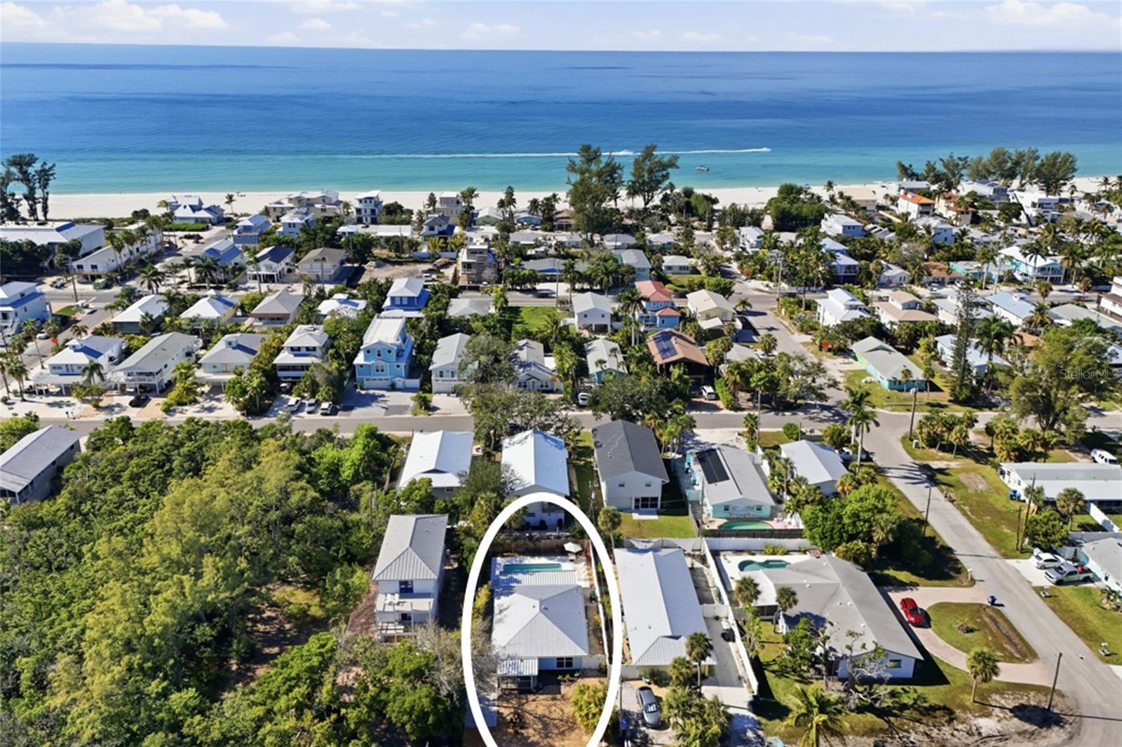 Single Family Residence in HOLMES BEACH, FL - Daniel Dourado