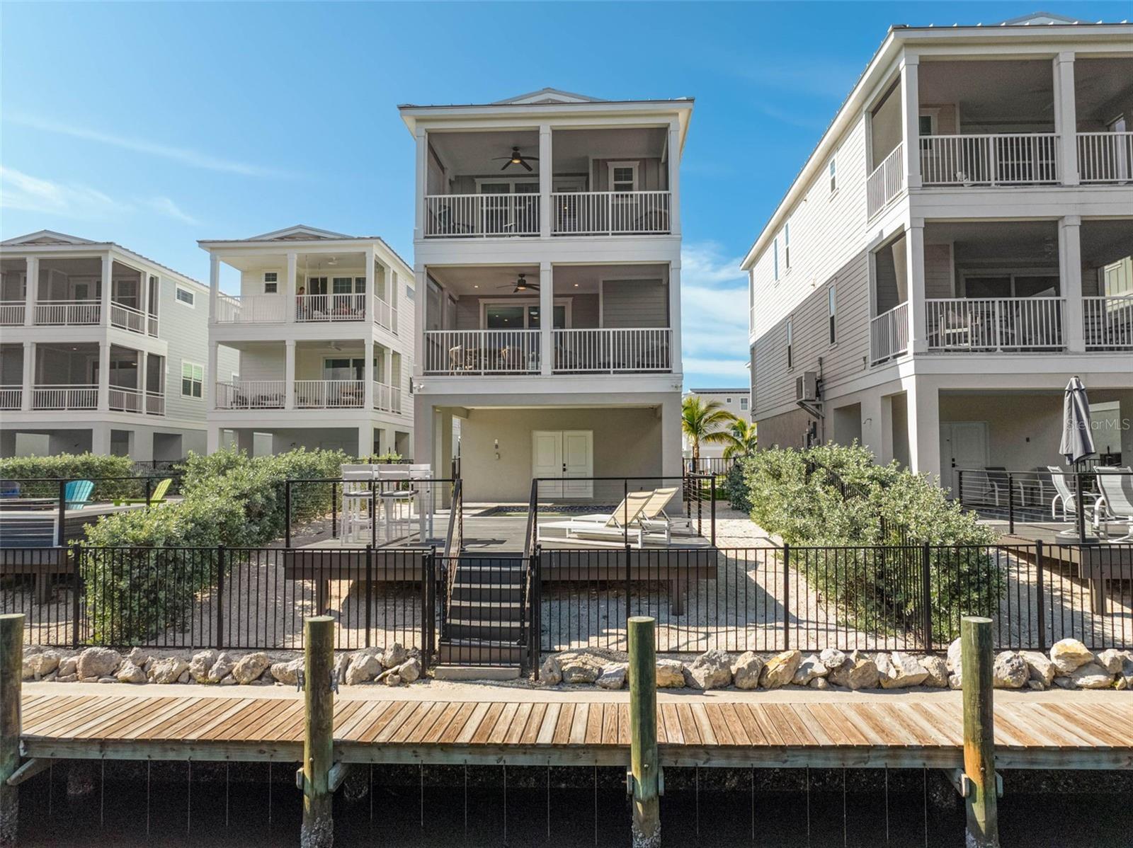 Single Family Residence in CORTEZ, FL - Daniel Dourado