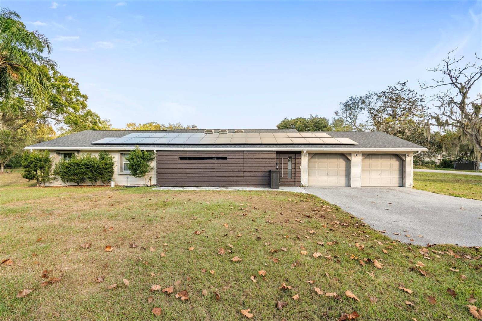 Single Family Residence in LUTZ, FL - Daniel Dourado