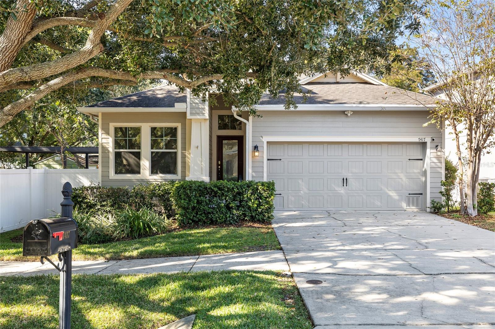 Single Family Residence in TAMPA, FL - Daniel Dourado