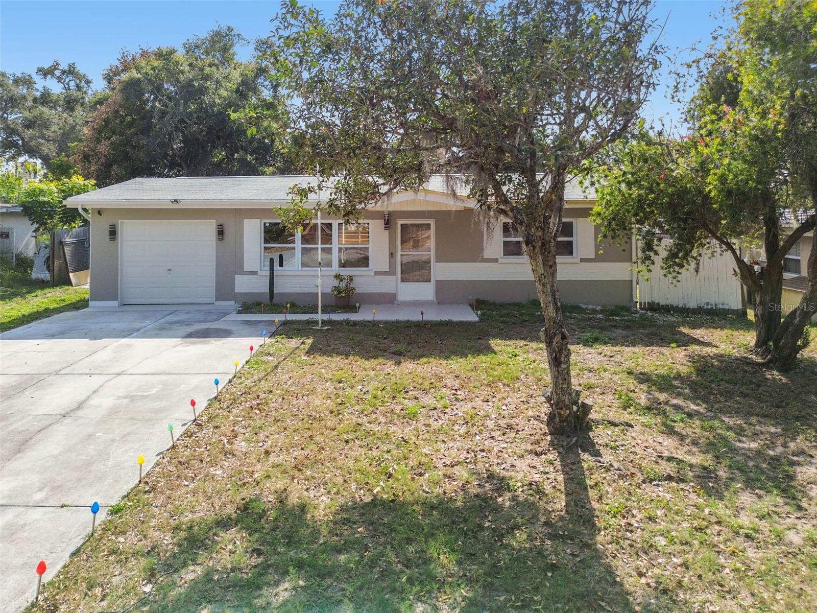 Single Family Residence em NEW PORT RICHEY, FL - Daniel Dourado