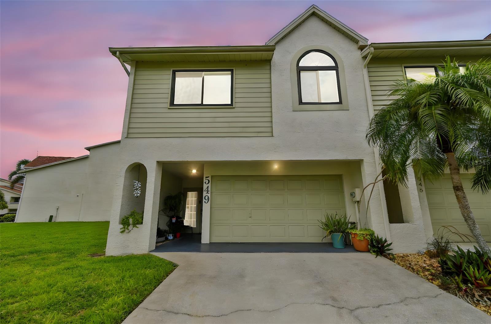 Townhouse in DUNEDIN, FL - Daniel Dourado