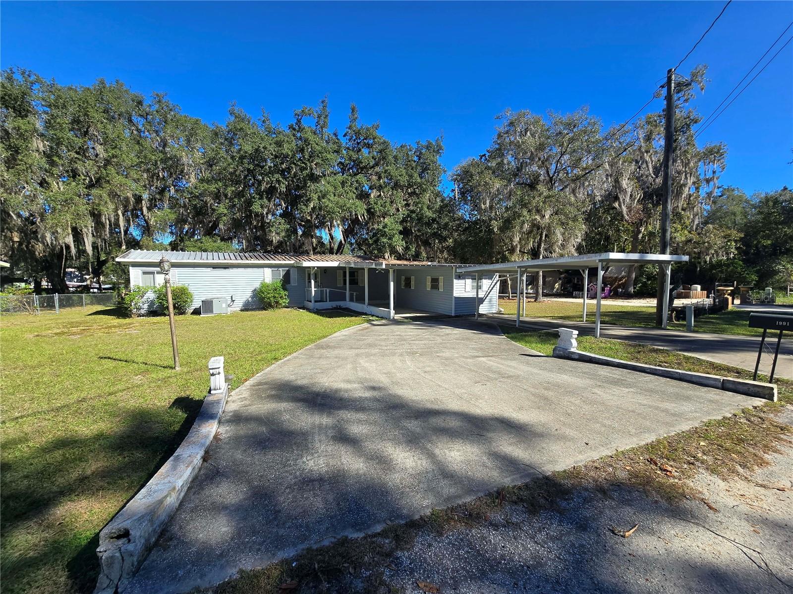 Manufactured Home em SILVER SPRINGS, FL - Daniel Dourado