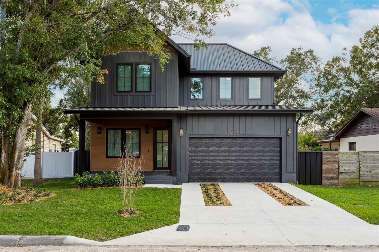 Single Family Residence in TAMPA, FL - Daniel Dourado