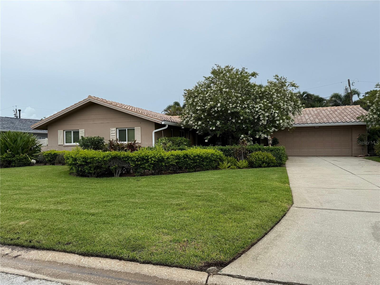 Single Family Residence em ST PETERSBURG, FL - Daniel Dourado